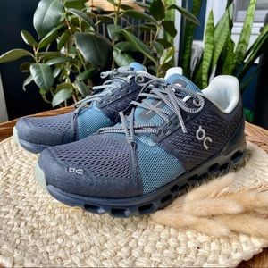 ON RUNNING || Cloudstratus Running Shoes Navy Dust